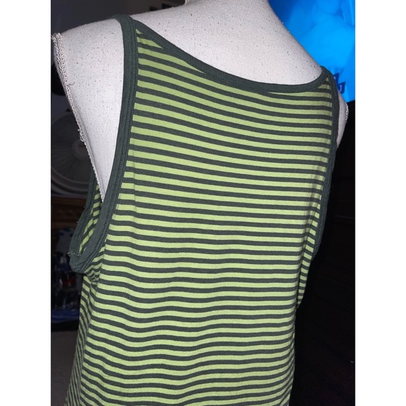 Women’s Green Striped New York & Co. Comfort Zone Tank Top 💚 - Picture 16 of 17